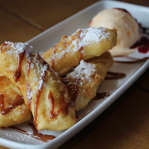 Banano Tempura con Helado de Vainilla